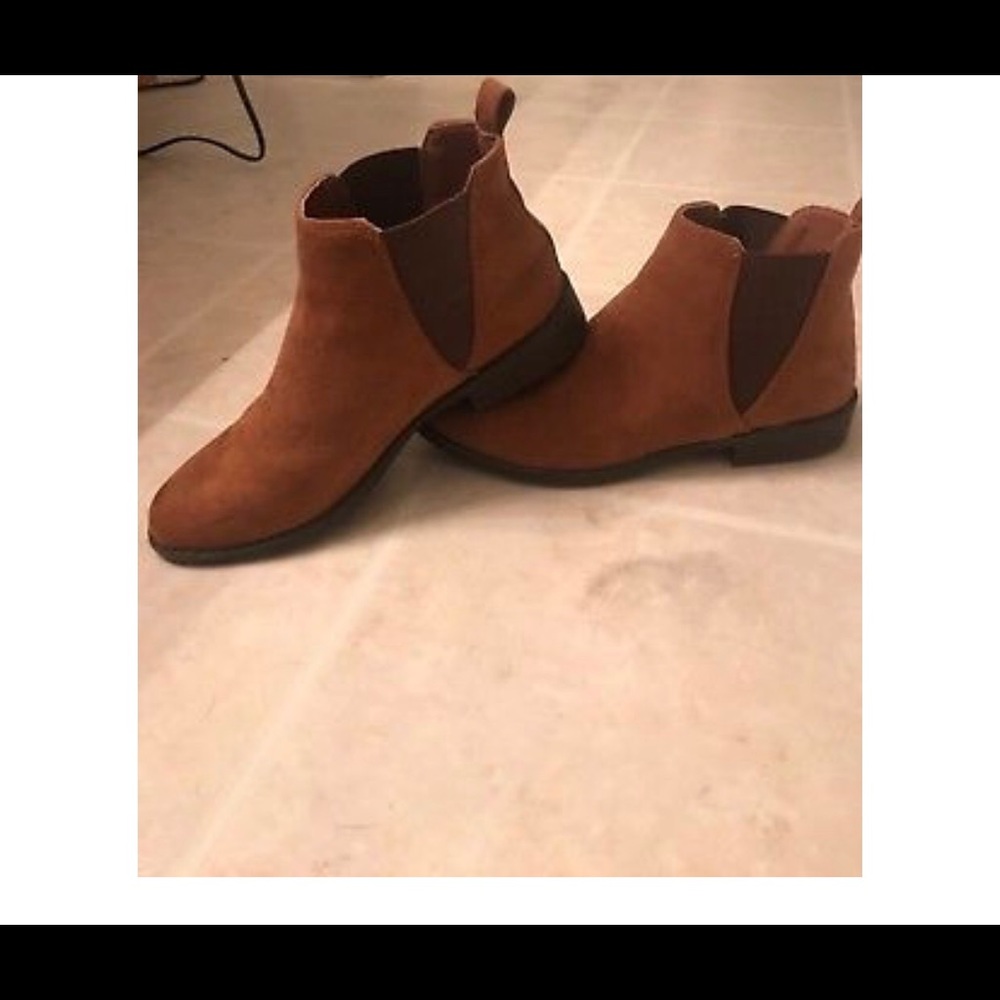City Streets Brown Booties Size 5